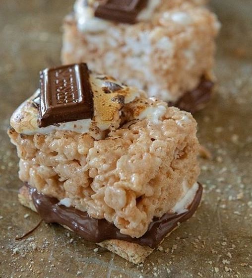 Chewy Marshmallow Bar S'mores