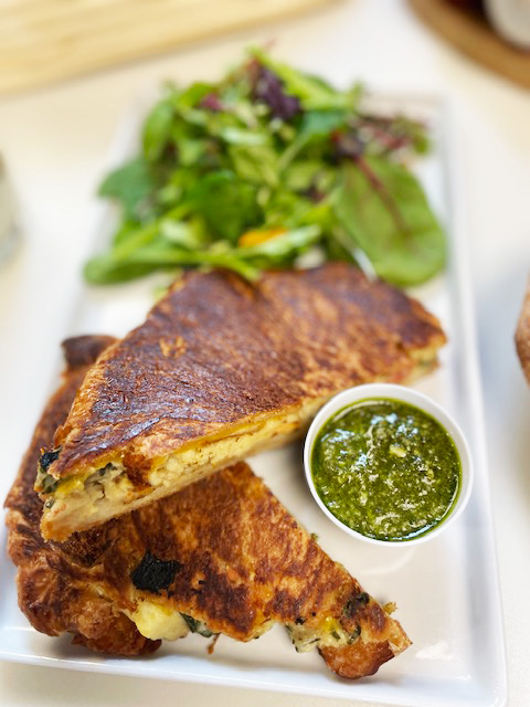 7956_quiched_croissant_panini